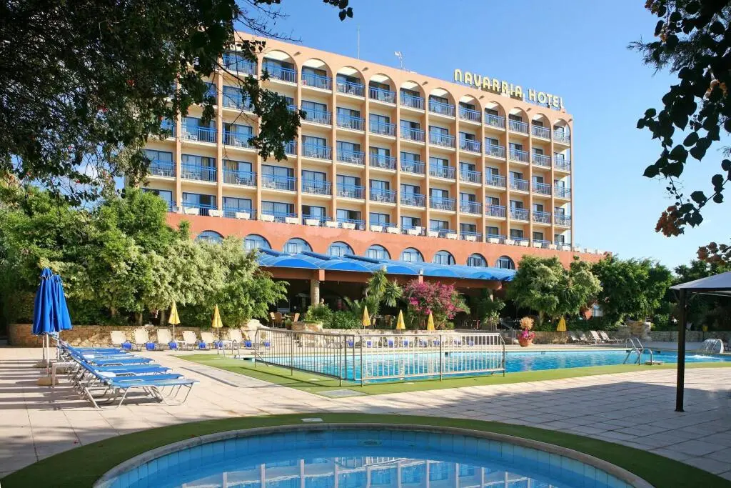Агиос Тихонас: Navarria Hotel