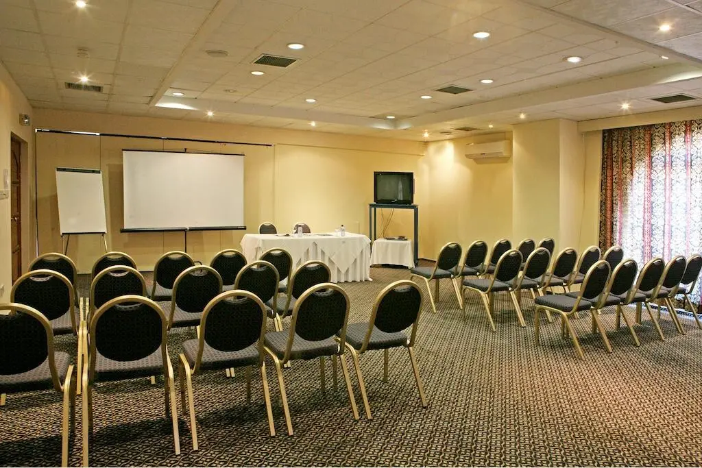 Агиос Тихонас: Navarria Hotel