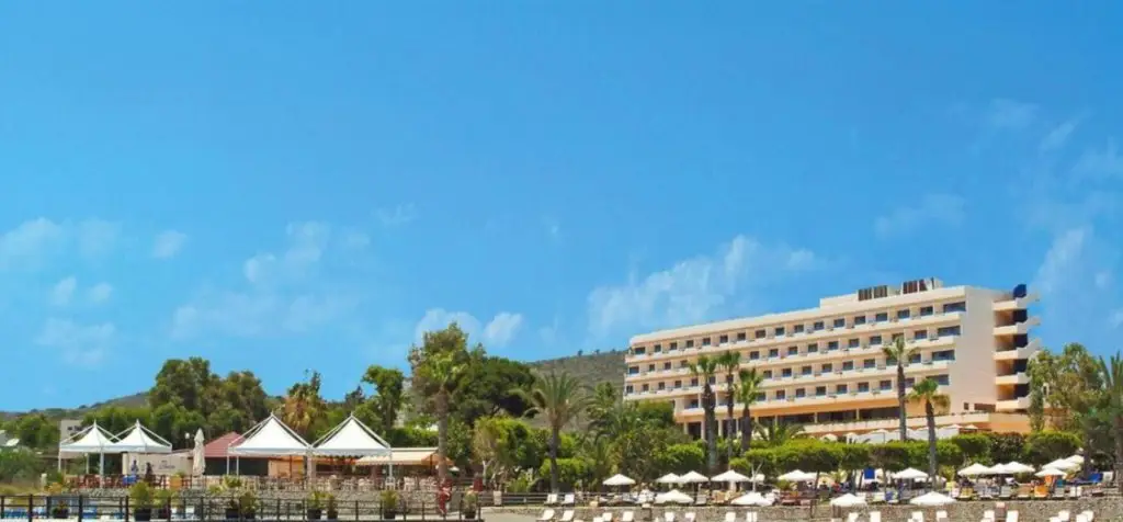 Парекклисия: Elias Beach Hotel