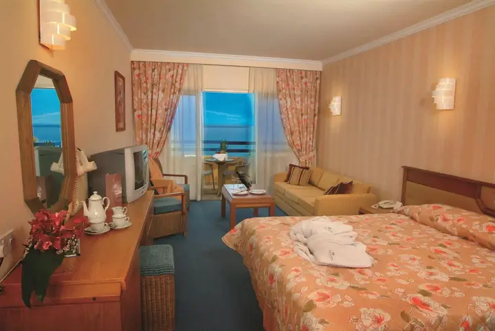 Парекклисия: Elias Beach Hotel