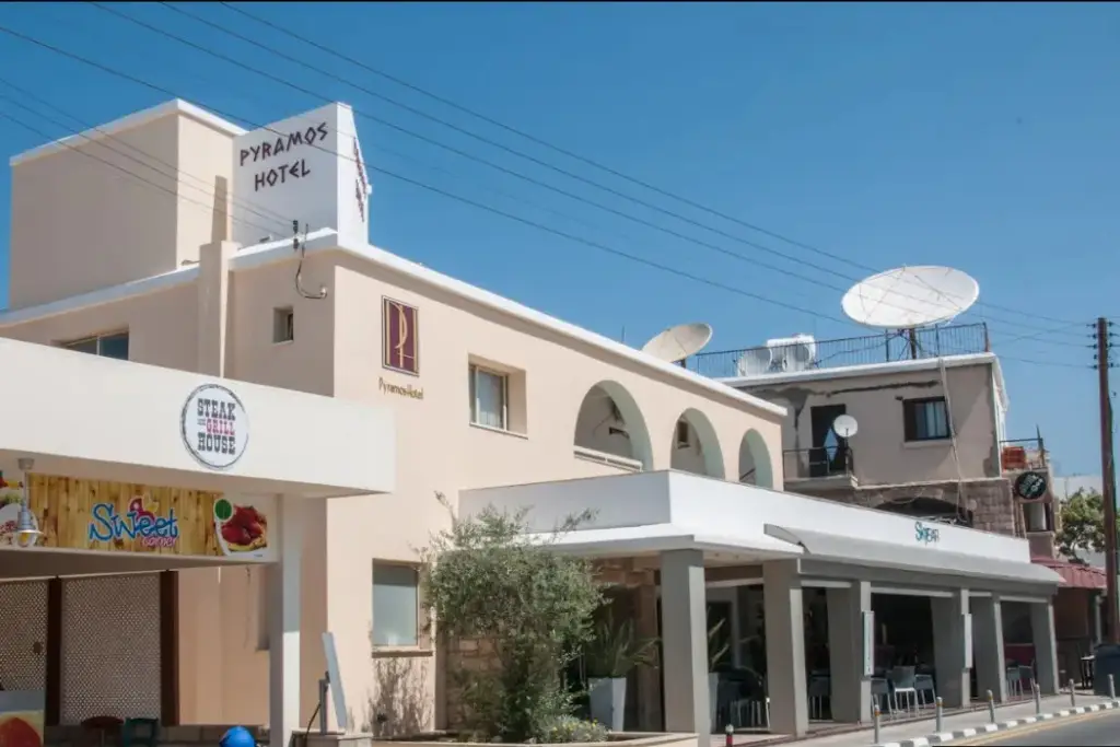 Пафос: Pyramos Hotel
