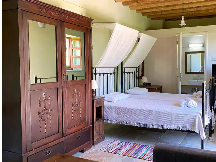 Точни: Eveleos Country House