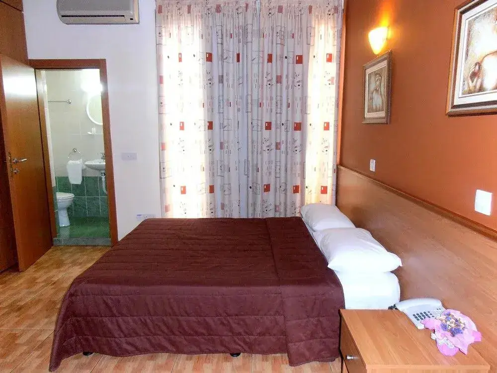 Никосия: Crown Inn Hotel