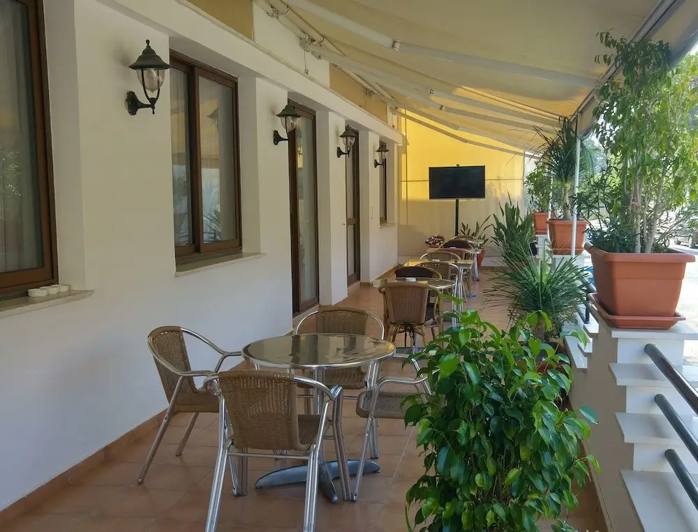 Никосия: Crown Inn Hotel