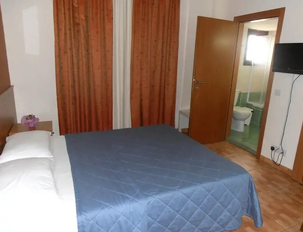 Никосия: Crown Inn Hotel