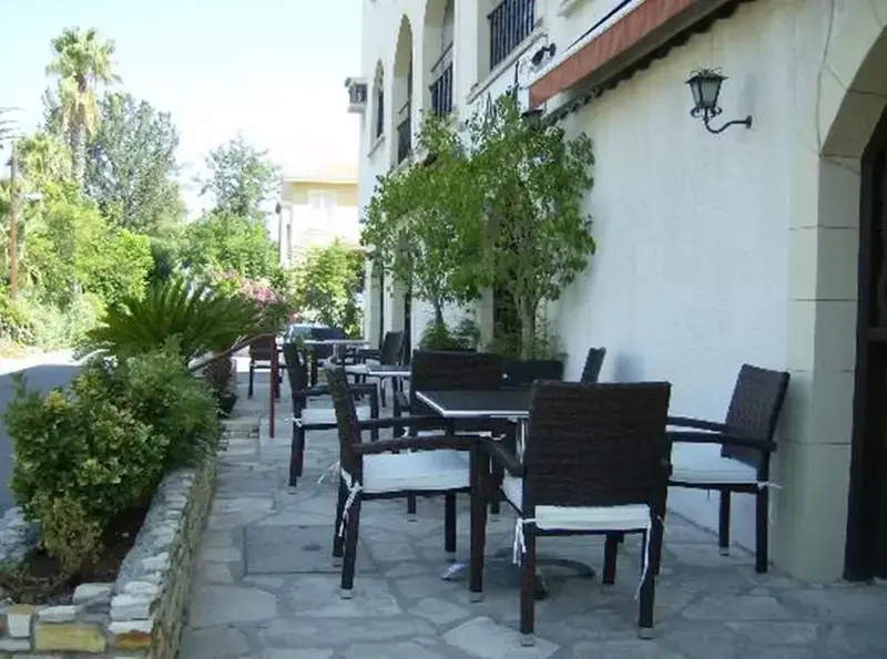 Никосия: Averof Hotel