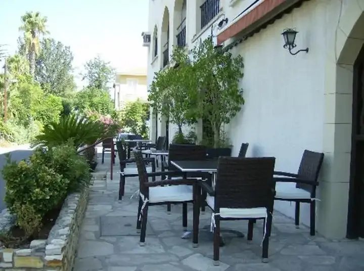 Никосия: Averof Hotel