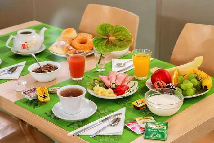 Агиос Тихонас: Golden Arches Hotel
