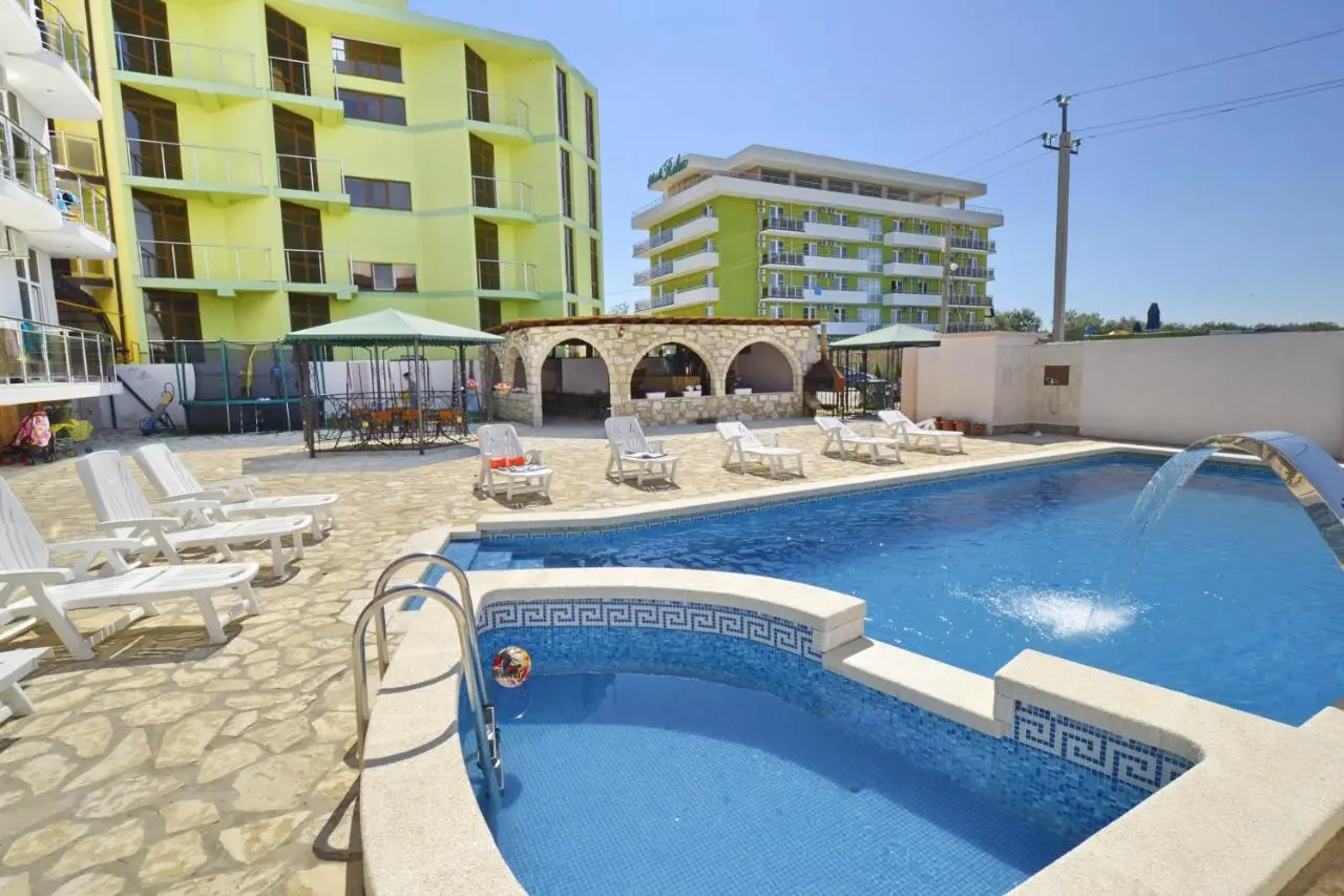 Витязево: Hotel Yanakis