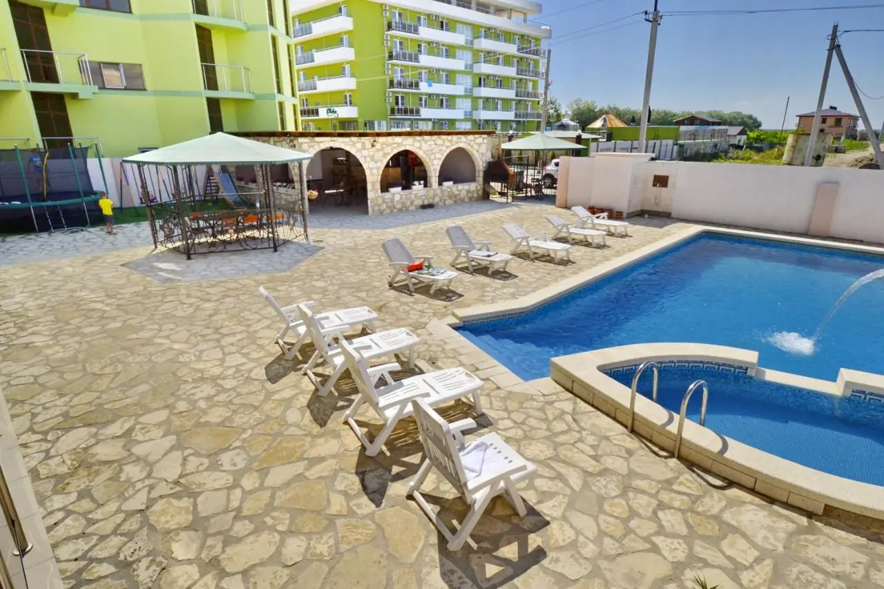 Витязево: Hotel Yanakis