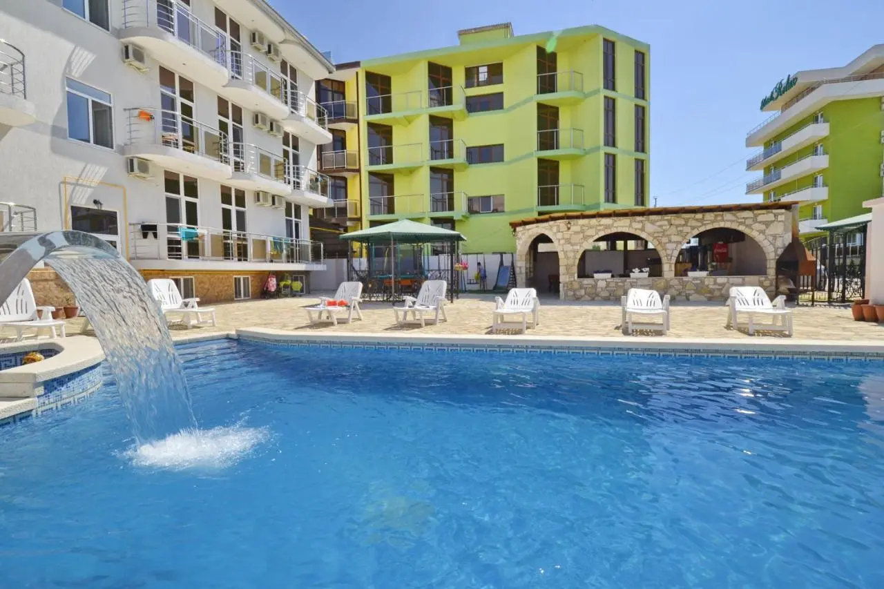 Витязево: Hotel Yanakis