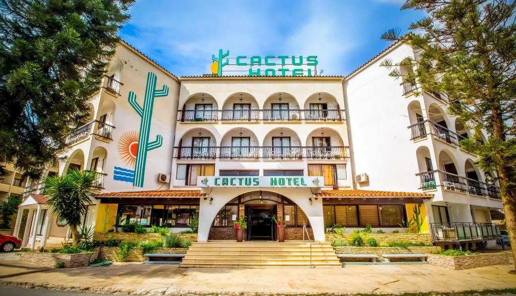 Ларнака: Cactus