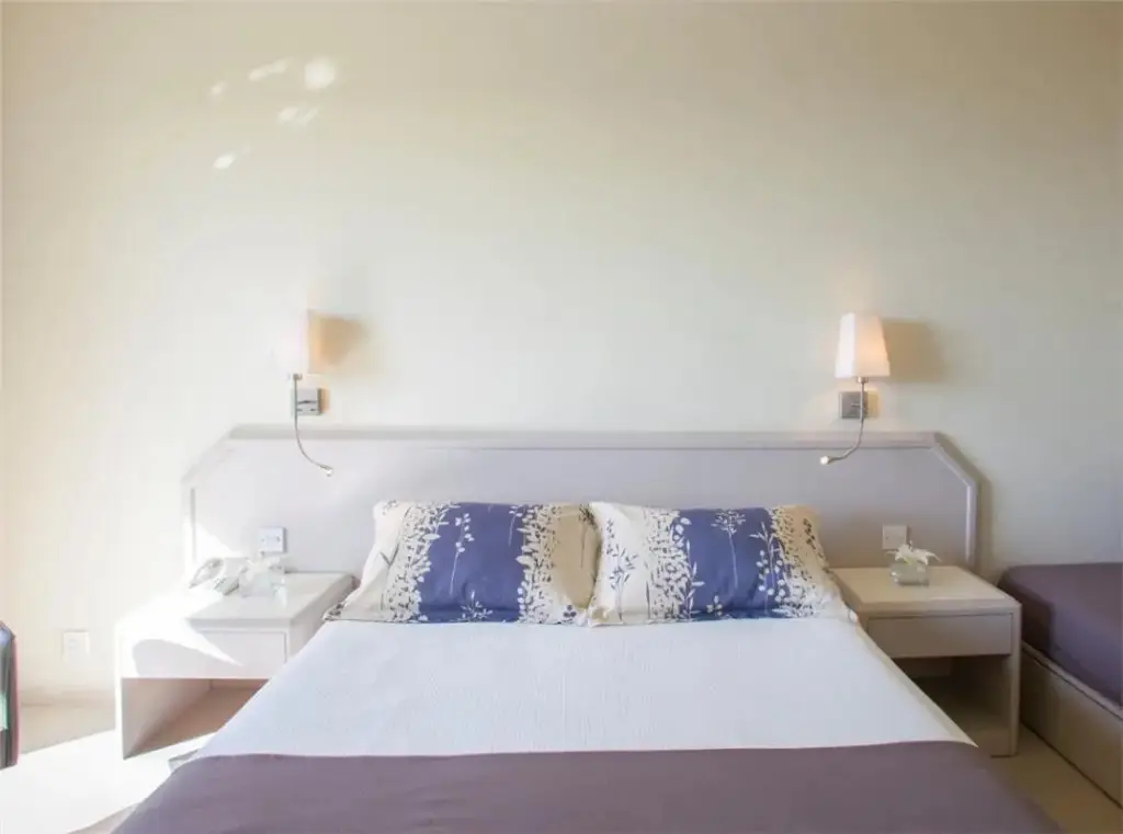 Пафос: Louis Imperial Beach Hotel