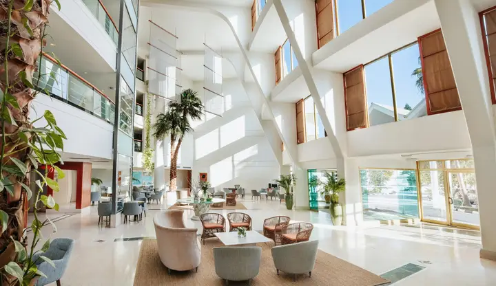 Пафос: Louis Imperial Beach Hotel