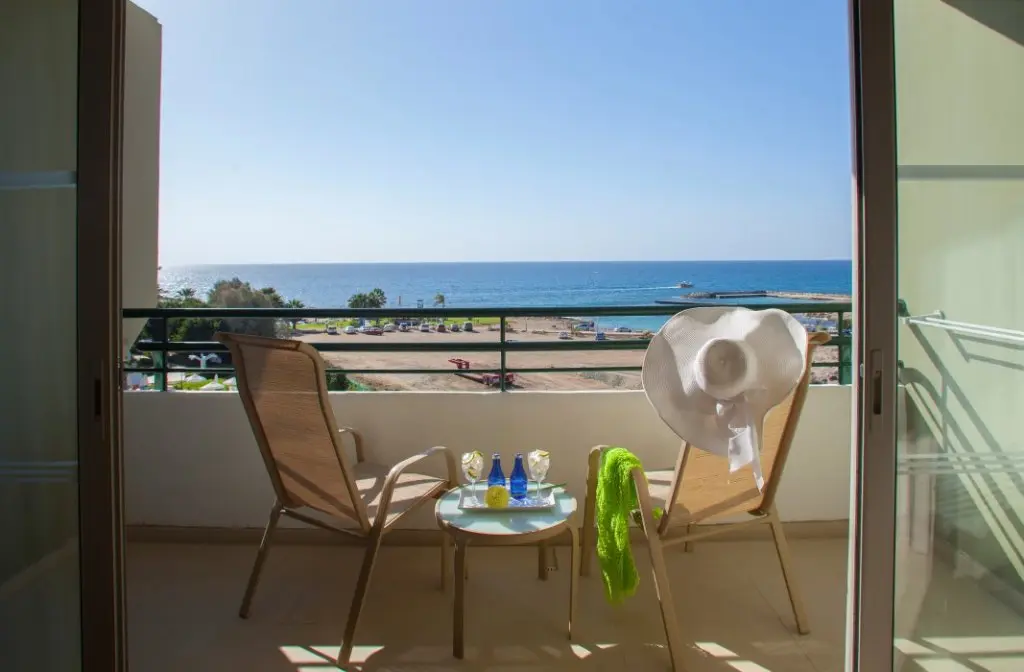 Пафос: Louis Imperial Beach Hotel