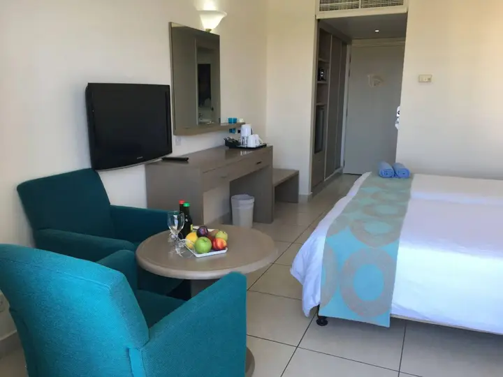 Пафос: Avanti Hotel