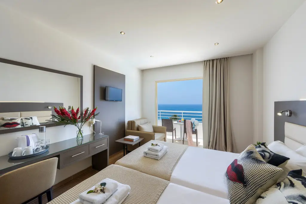 Киссонерга: Queen's Bay Hotel