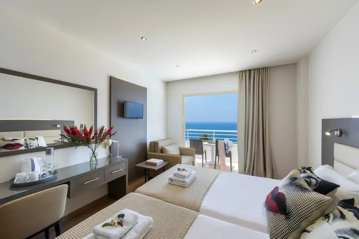 Киссонерга: Queen's Bay Hotel