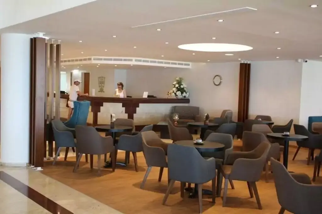 Киссонерга: Queen's Bay Hotel
