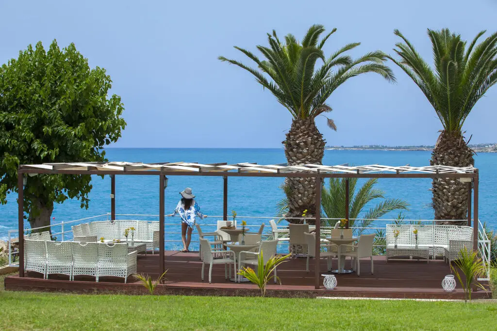 Киссонерга: Queen's Bay Hotel