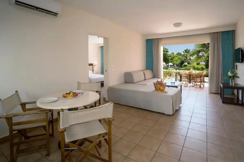 Пафос: Avanti Holiday Village