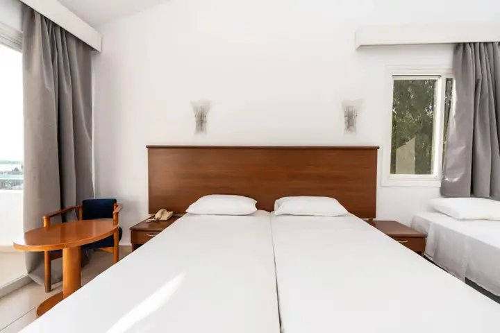 Протарас: Adelais Bay Hotel