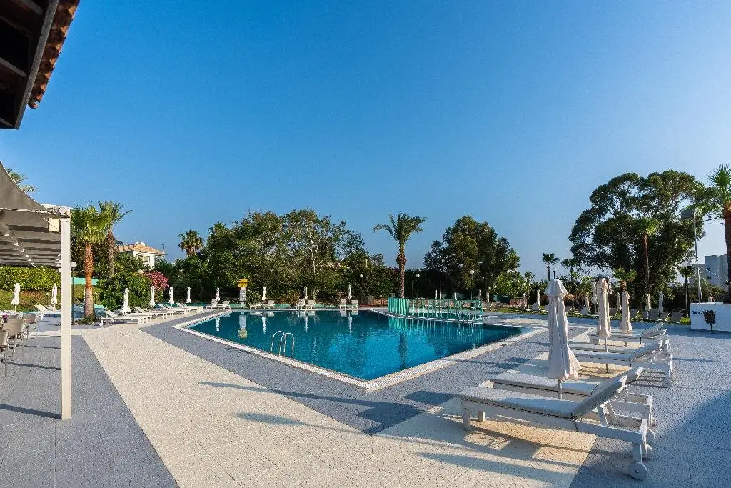 Протарас: Adelais Bay Hotel