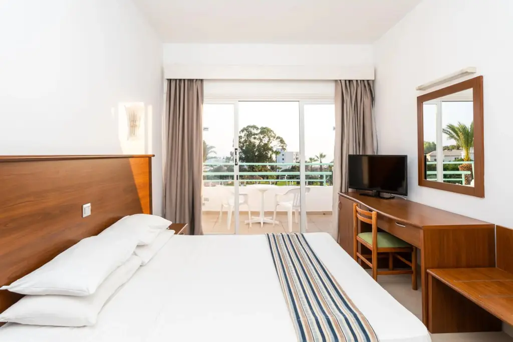 Протарас: Adelais Bay Hotel