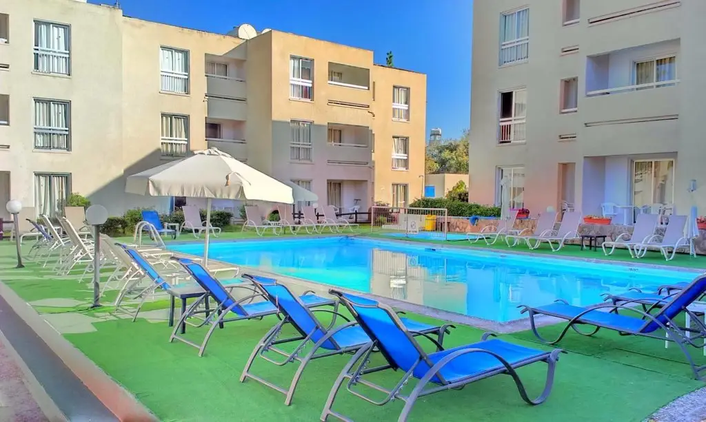 Пафос: Daphne Hotel Apartments