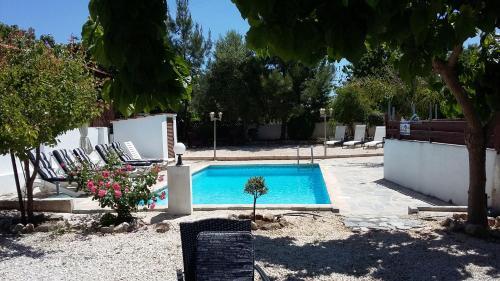 Пейя: Villa Eftichia
