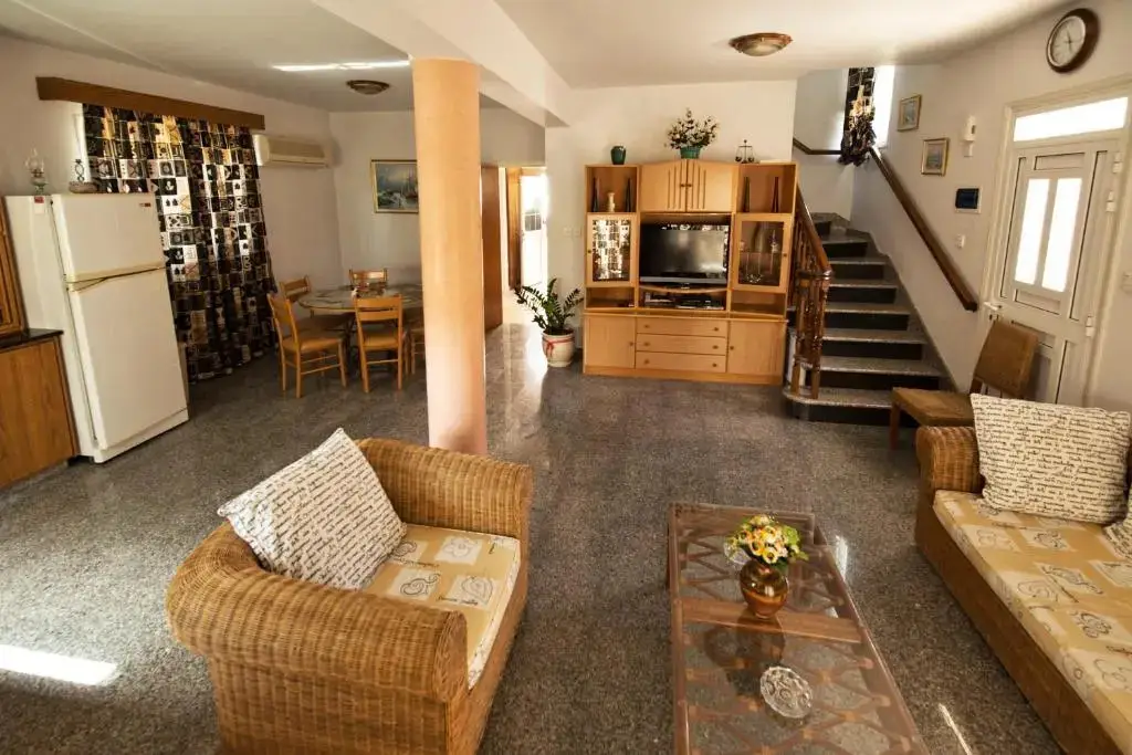 Ларнака: Philippou Beach Villas & Apartments