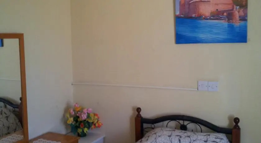 Полеми: Warm Nest Seniors Only