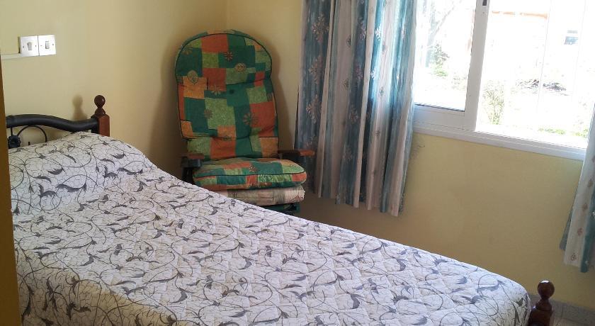Полеми: Warm Nest Seniors Only