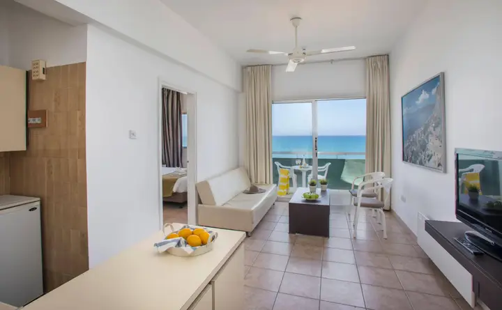 Ларнака: Costantiana Beach Hotel Apartments