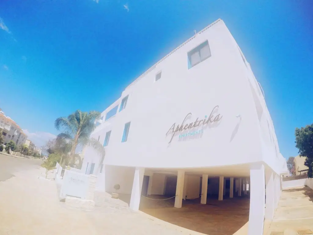 Паралимни: Aphentrika Apartments