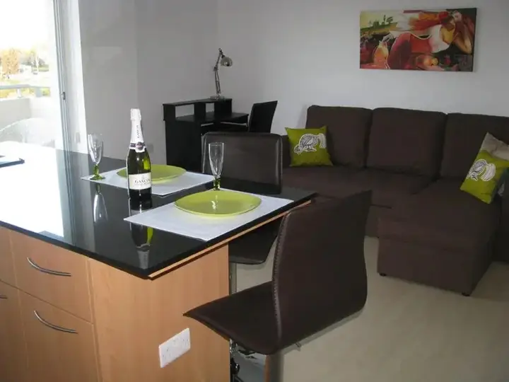 Агиа-Варвара: Nicosia Suites