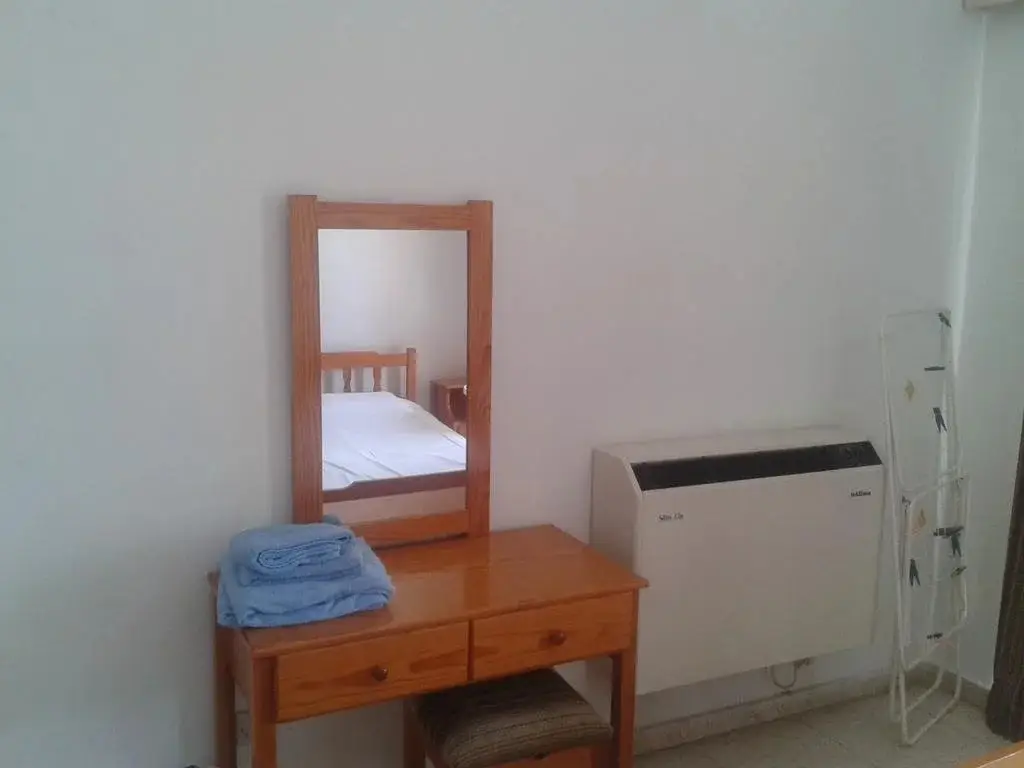 Пафос: Lefki Tree Tourist Apartments