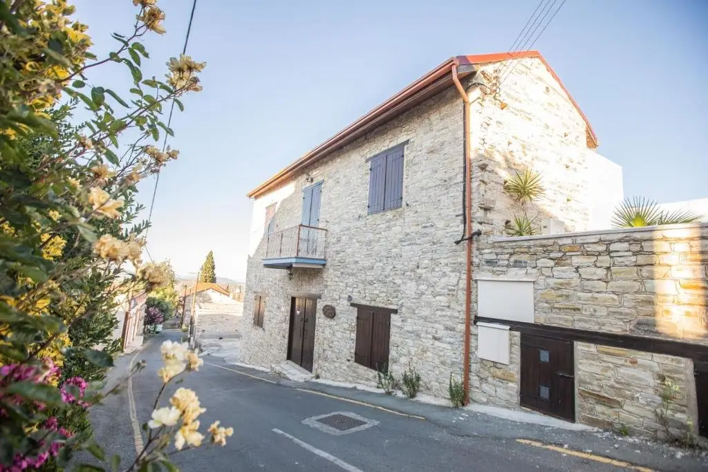 Лекара: Iosiphis Stonebuilt House