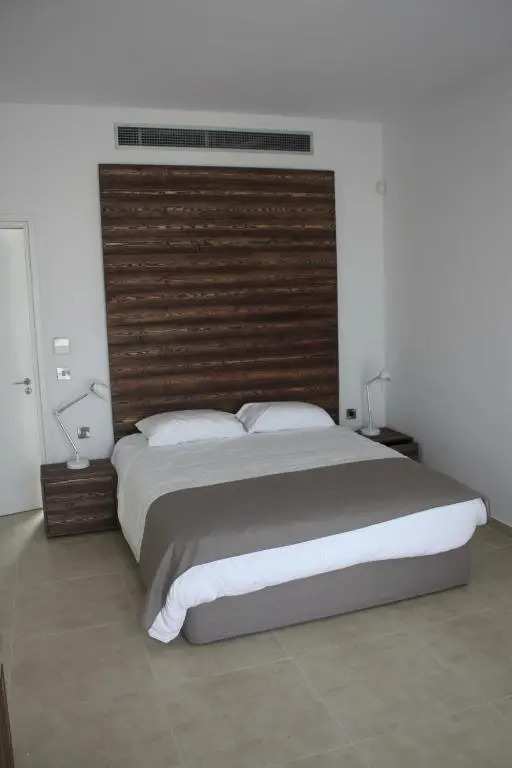 Пафос: Amphora Hotel & Suites