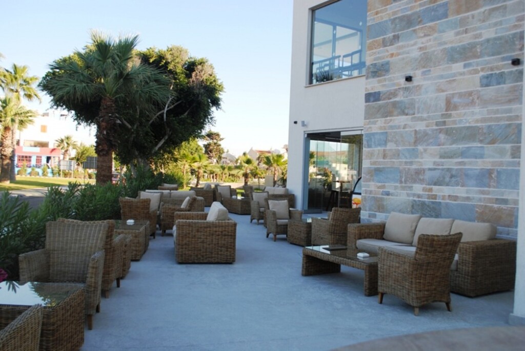 Пафос: Amphora Hotel & Suites