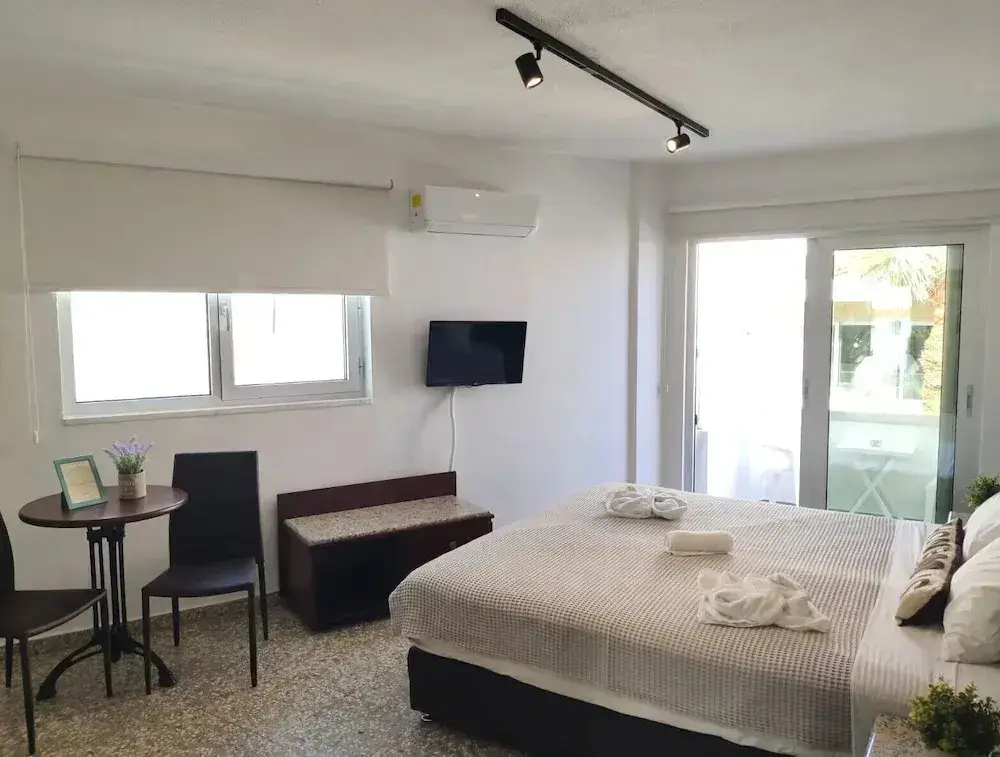 Айя-Напа: Napa City Apartments
