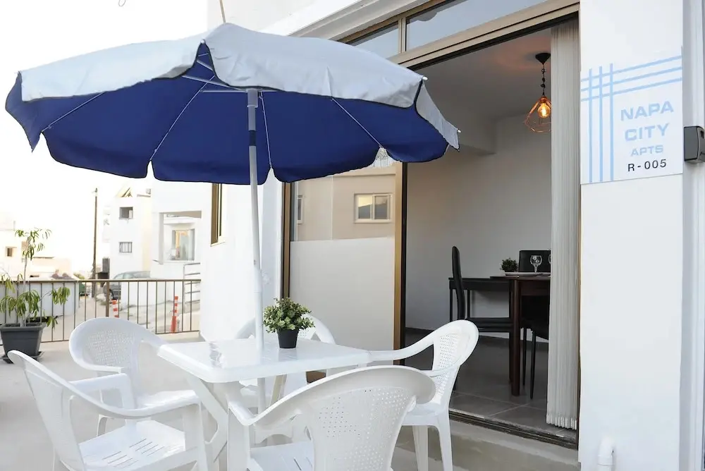 Айя-Напа: Napa City Apartments