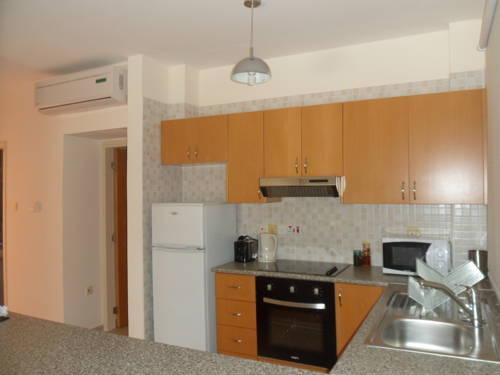 Пафос: Georgos Apartment