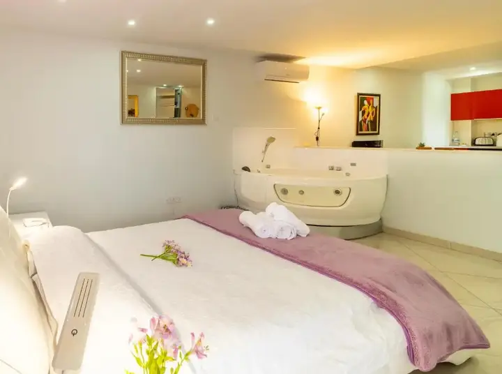 Ларнака: Mesogios House Suites