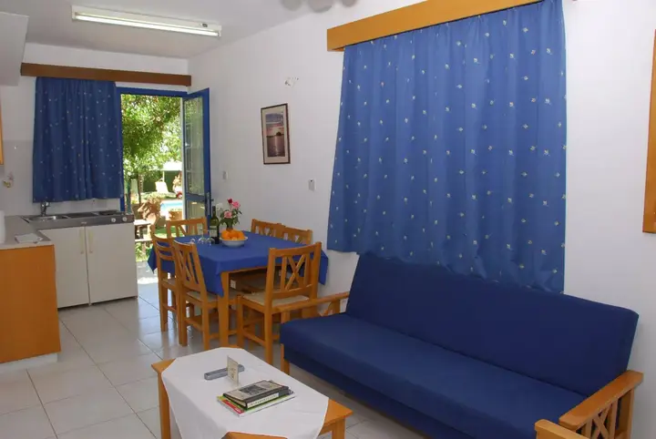 Полис Хрисохус: Bay View Apts.