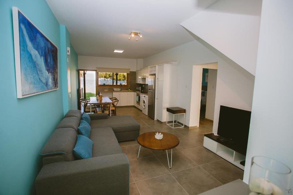Скарину: Elya Beach Luxury Suites