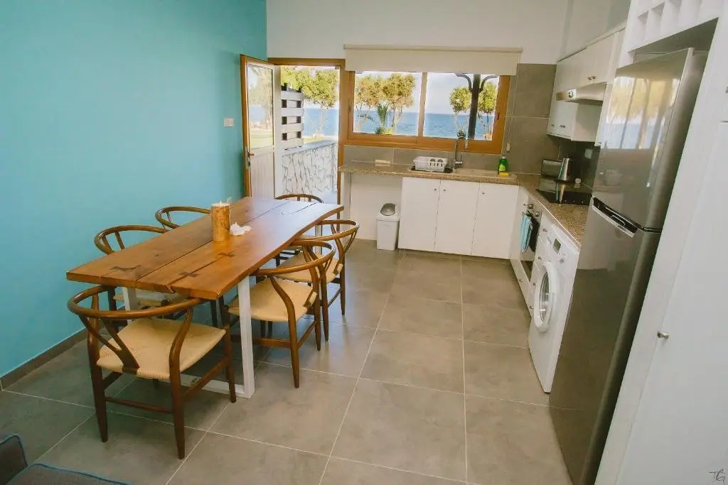 Скарину: Elya Beach Luxury Suites