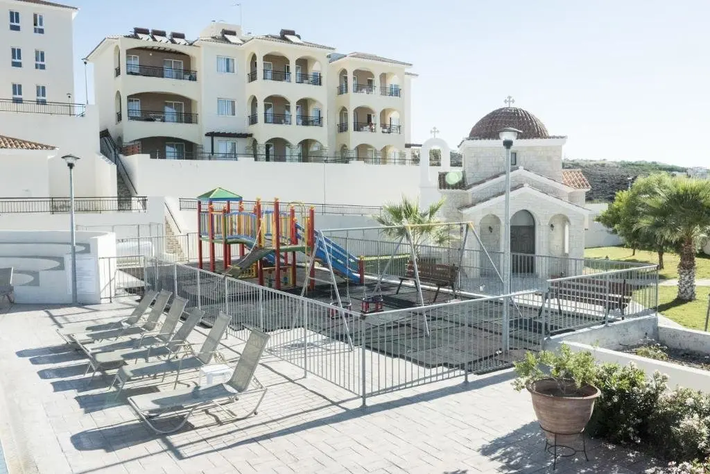 Милиу: Club St George Resort