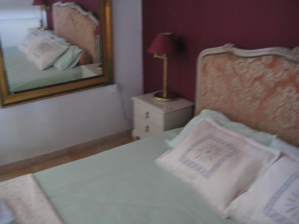 Какопетрия: Cornaro House