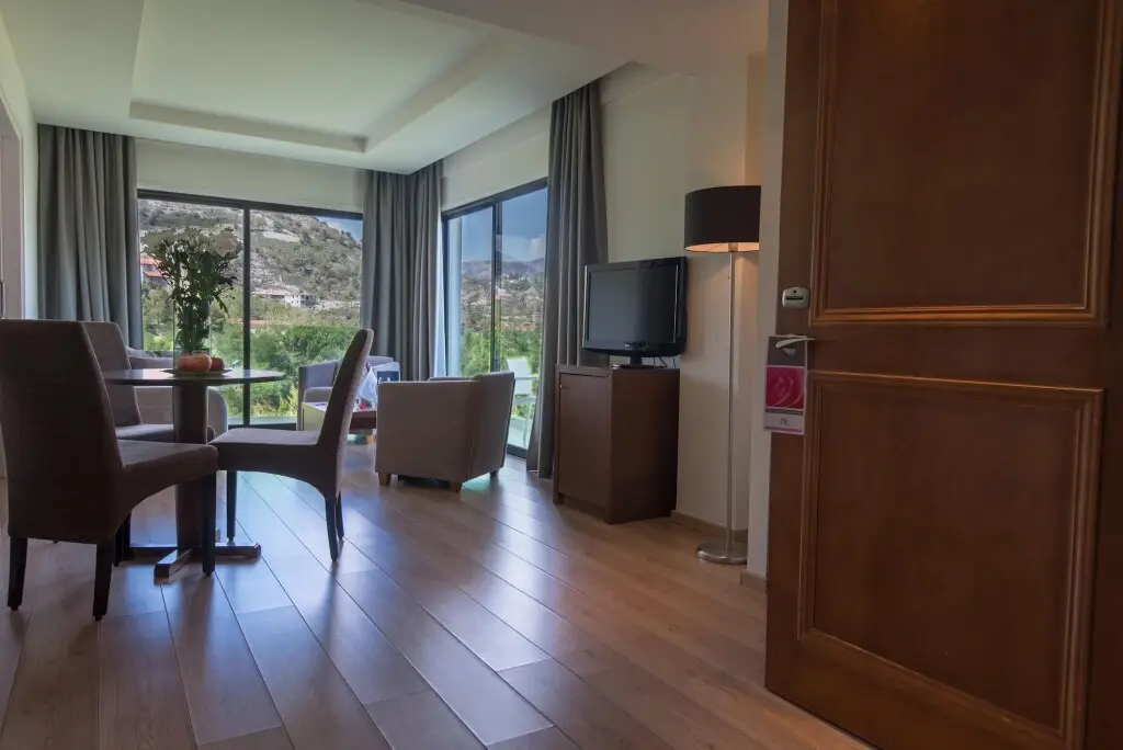Какопетрия: Rodon Hotel and Resort